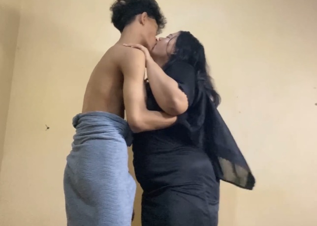 Brondong Muasin Tante Binor di Kos